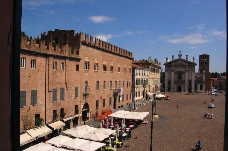 Due Guerrieri Mantova Hotel ภายนอก รูปภาพ